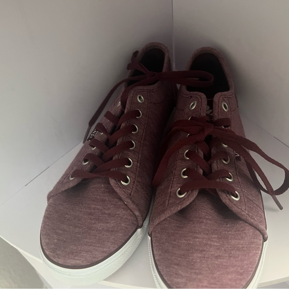 Burgundy women vans
